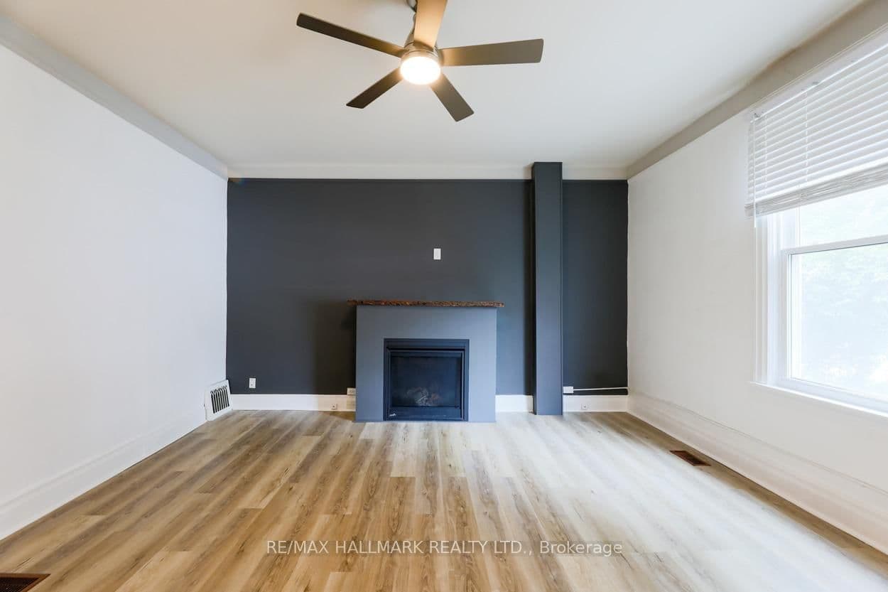 405 KINGSTON RD in Toronto - Property View