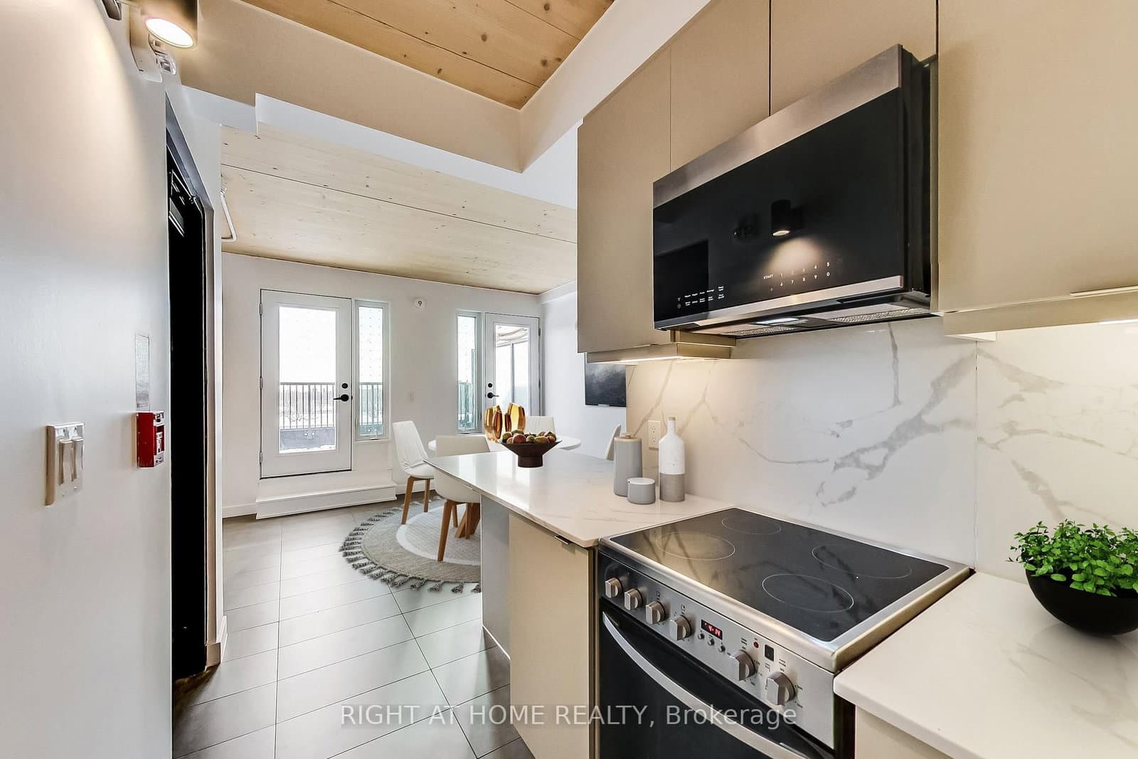 1602 E QUEEN ST in Toronto - Property View