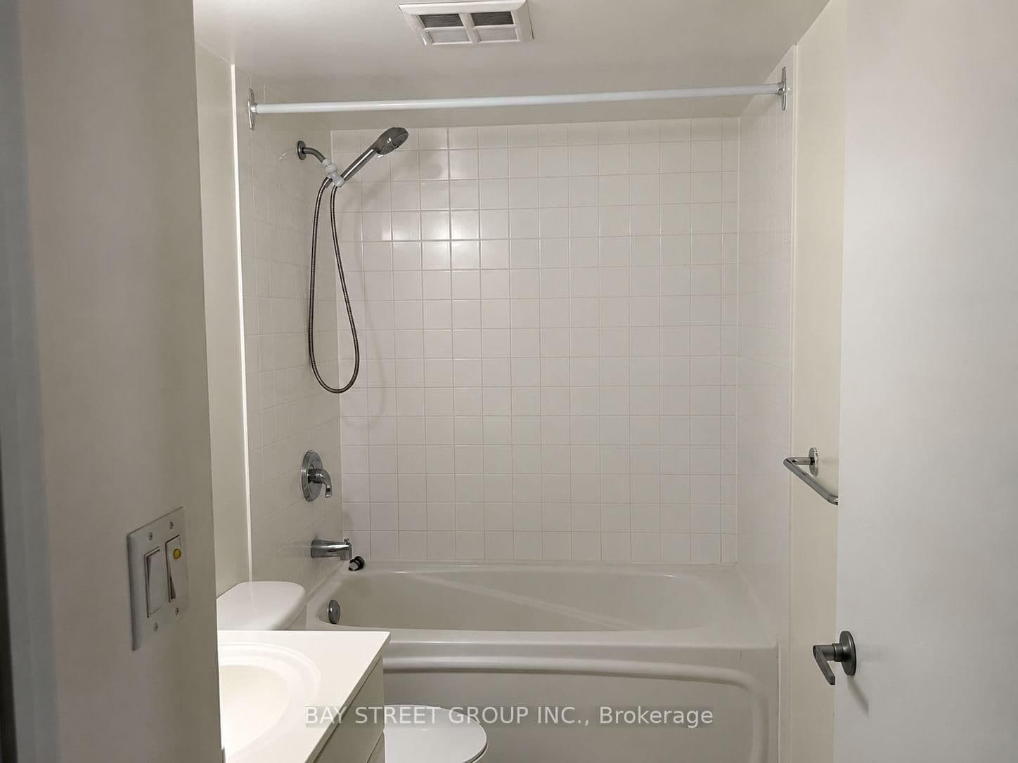 36 LEE CENTRE DR in Toronto - Property View