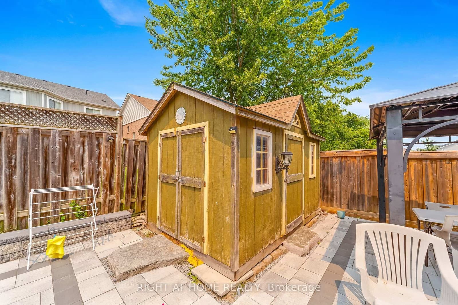 1300 RAVENCLIFFE CRT in Oshawa