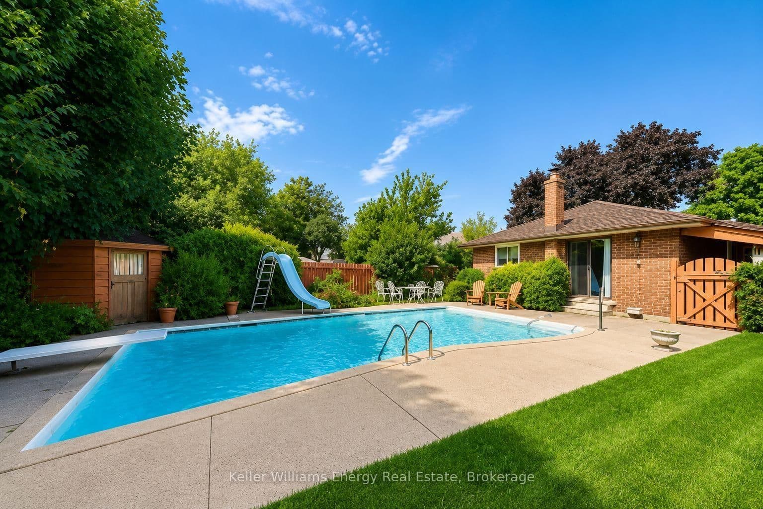 382 ELMRIDGE ST in Oshawa - Property View