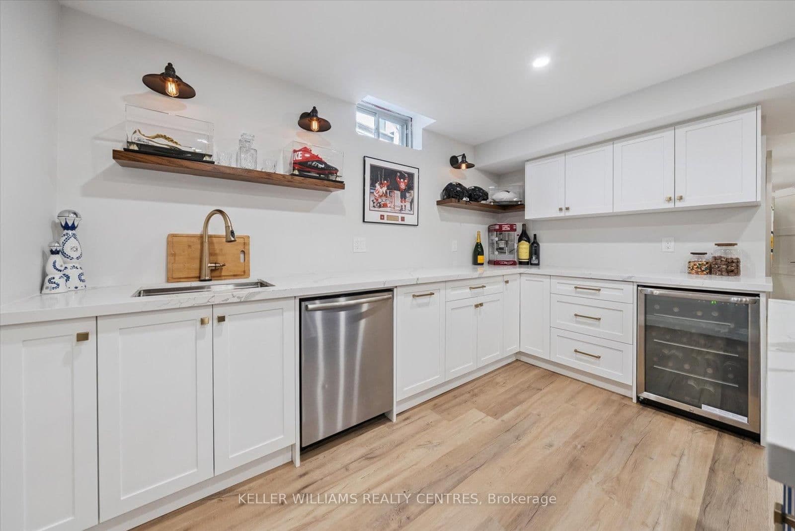 72 POINTON ST in Aurora - Property View