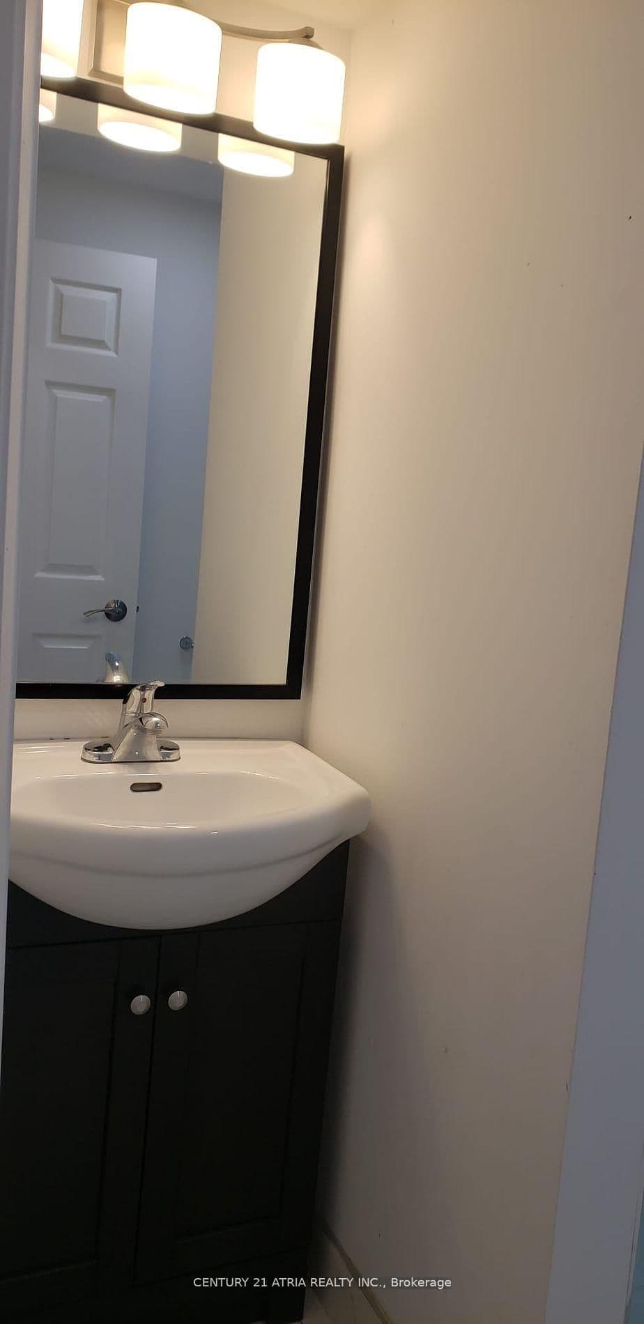 33 MAJOR CRES in Aurora - Property View