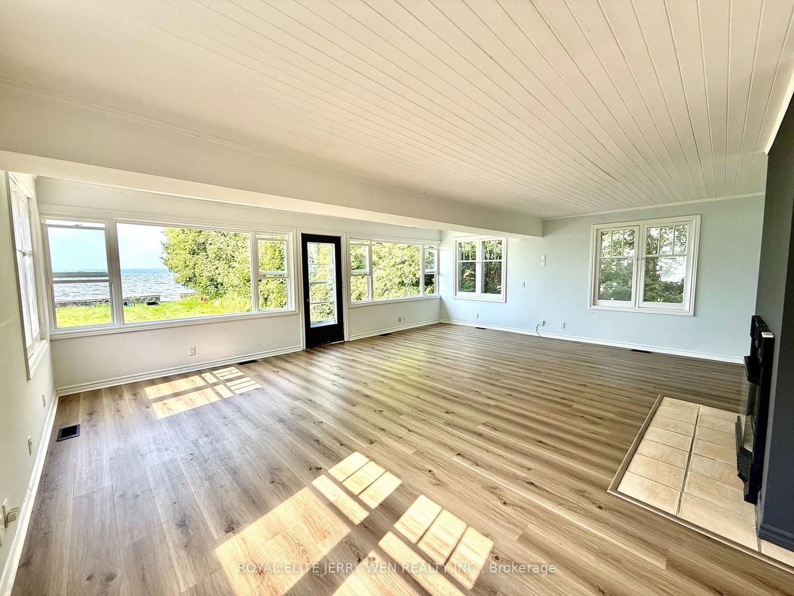 36 METROPOLITAN CRES in Georgina - Property View