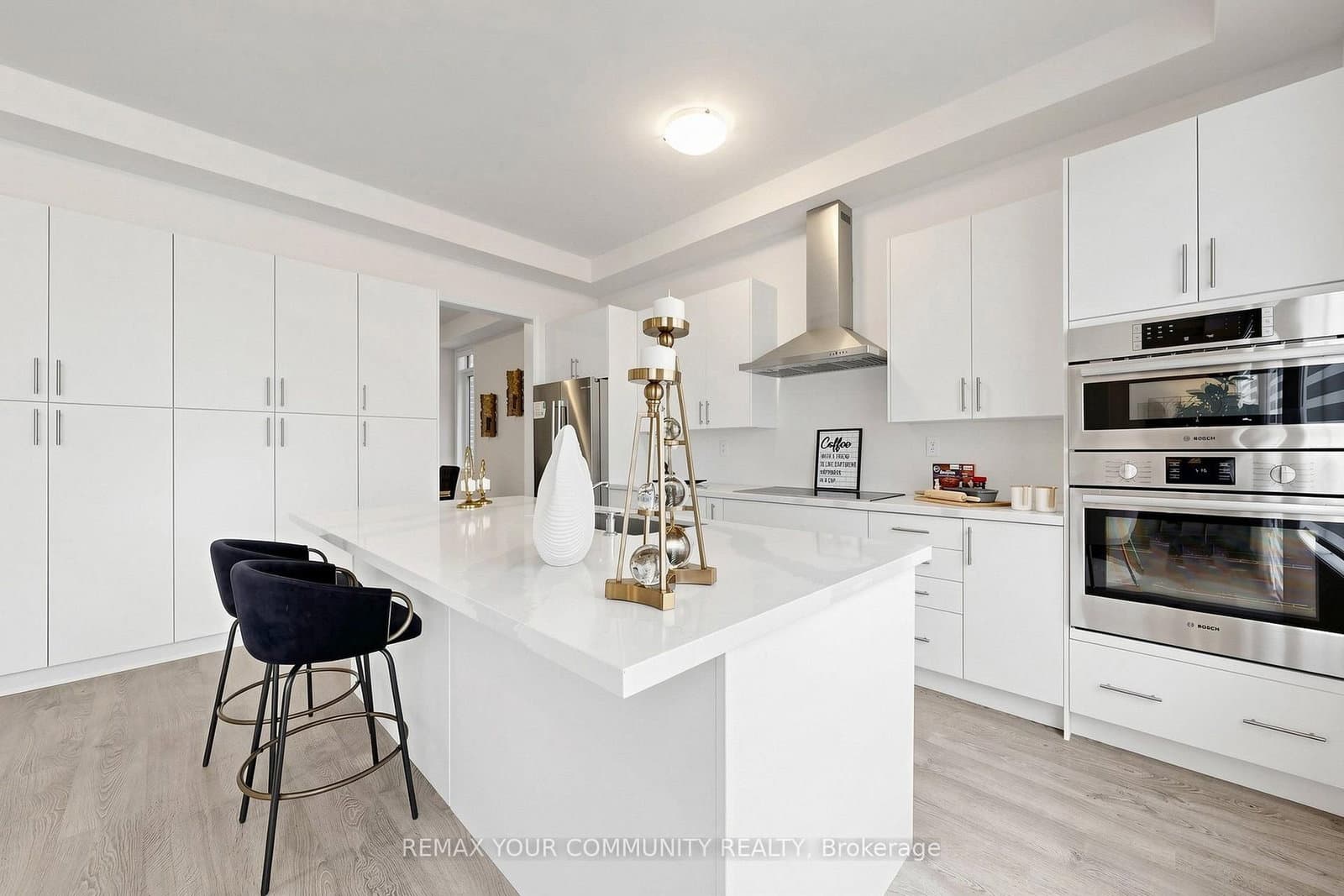 105 HALLDORSON AVE in Aurora