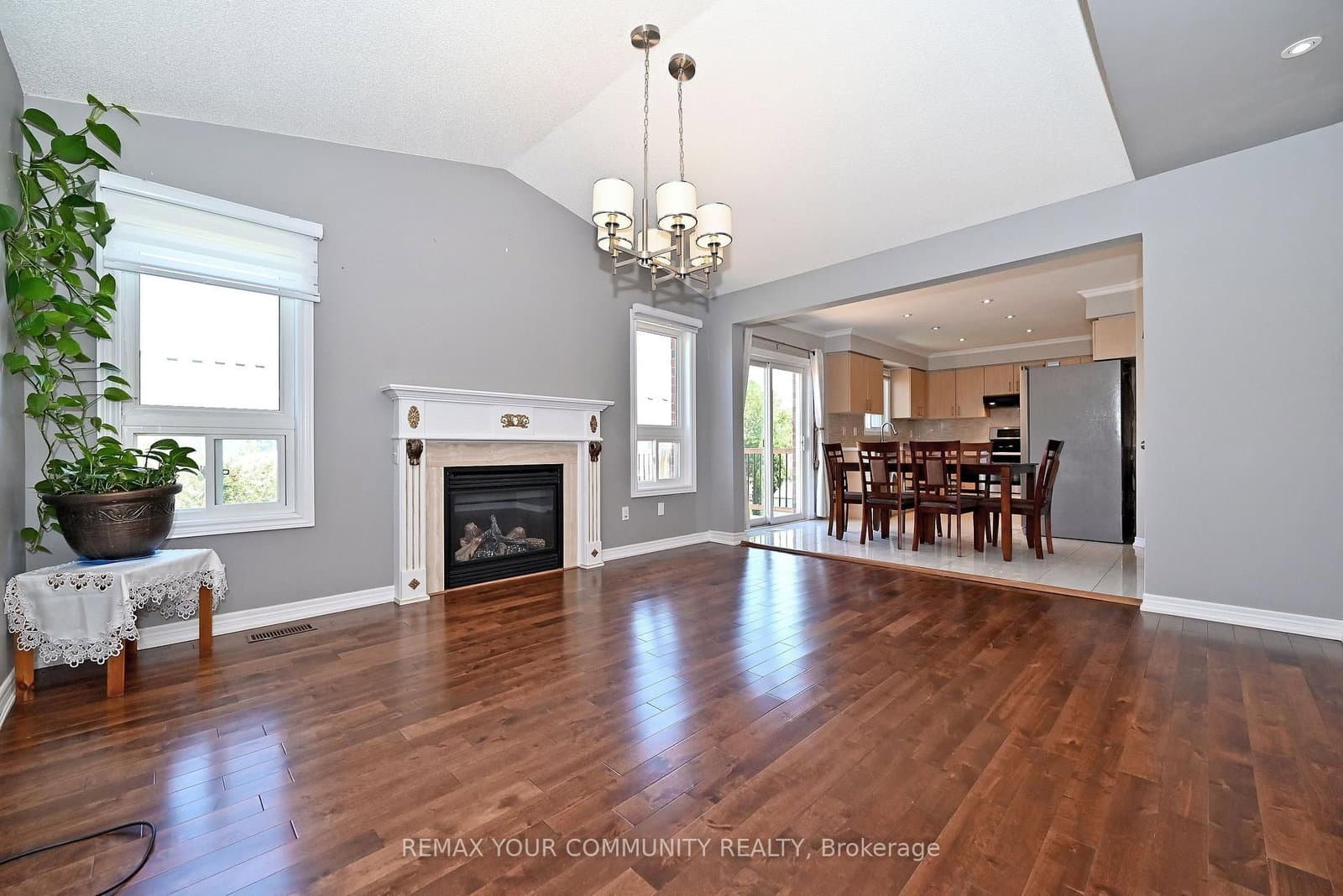 73 LAURENDALE AVE in Georgina