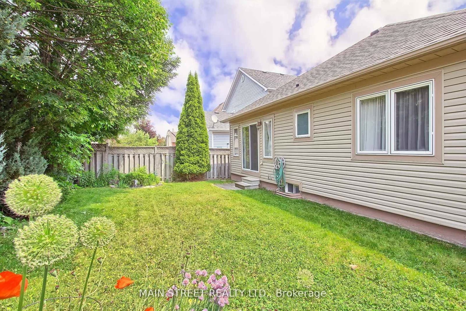 5 BRECKEN DR in Georgina