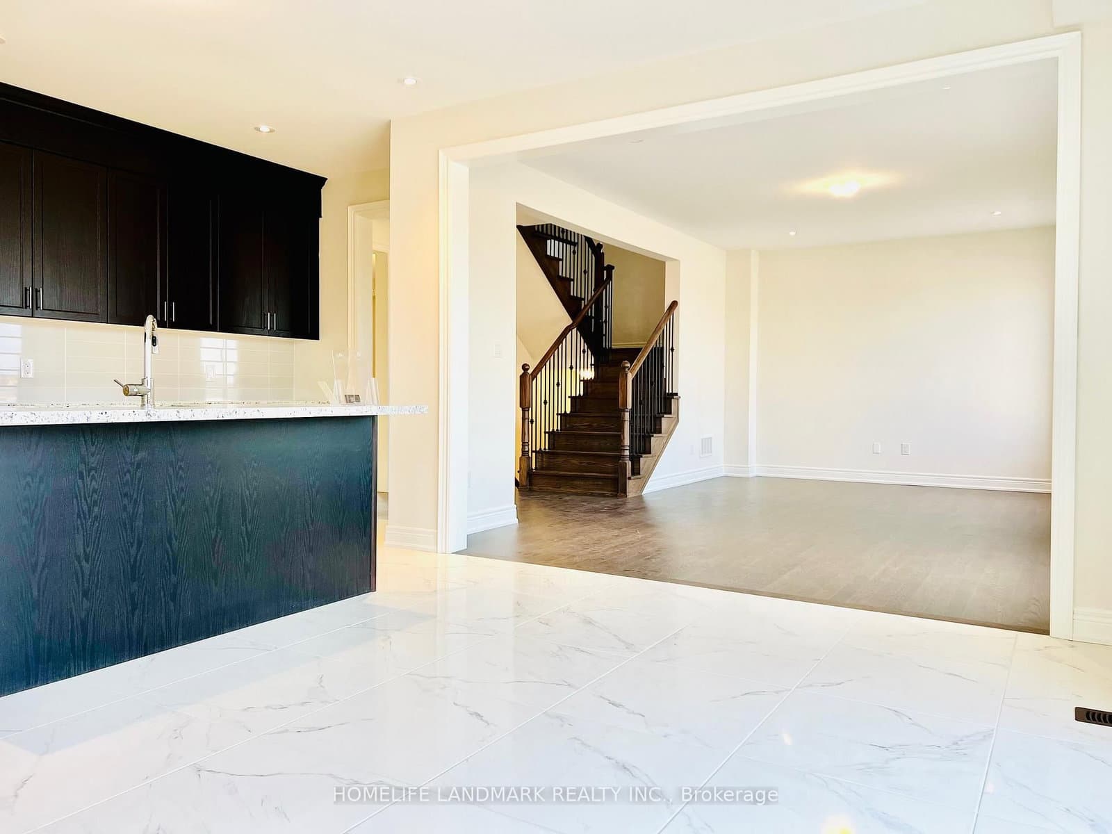 40 FAIMIRA AVE in Georgina