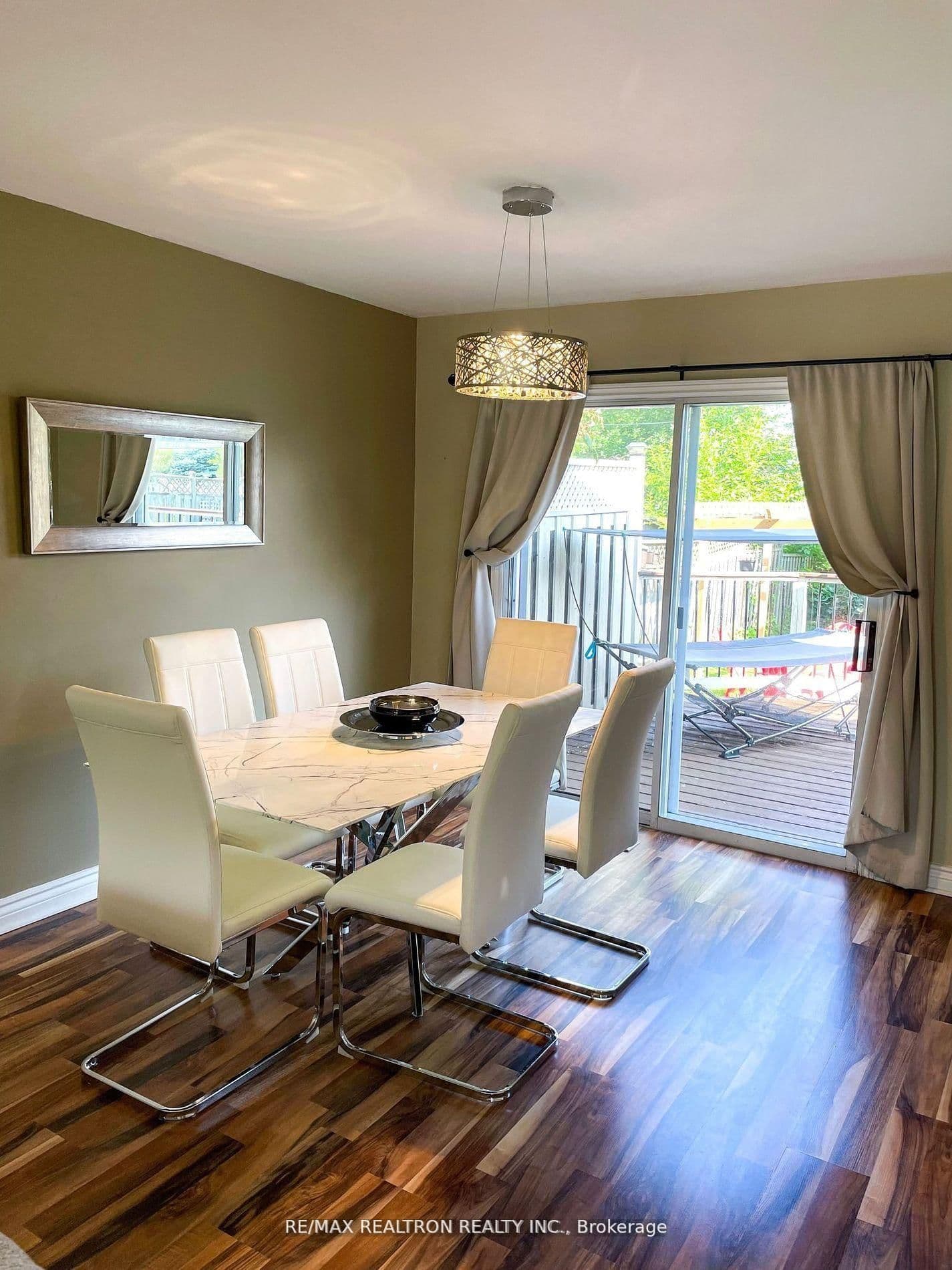 298 GLENWOODS AVE in Georgina - Property View