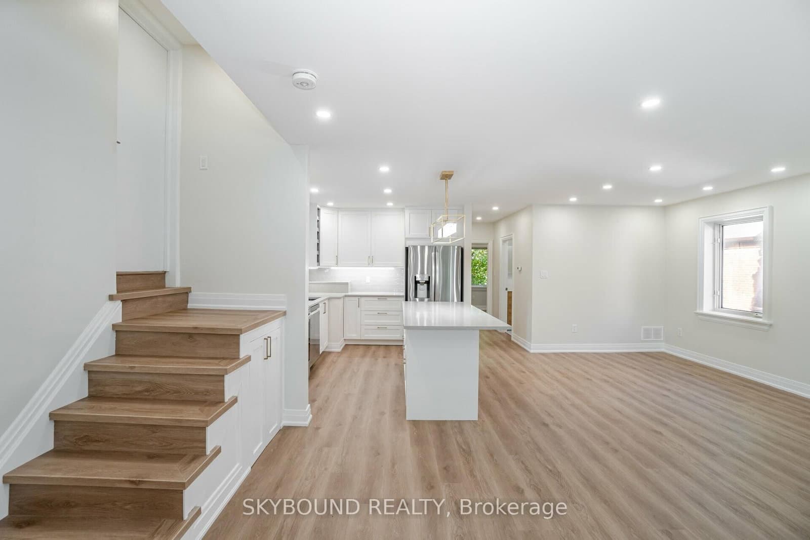 84 EAGLE RD in Toronto - Property View