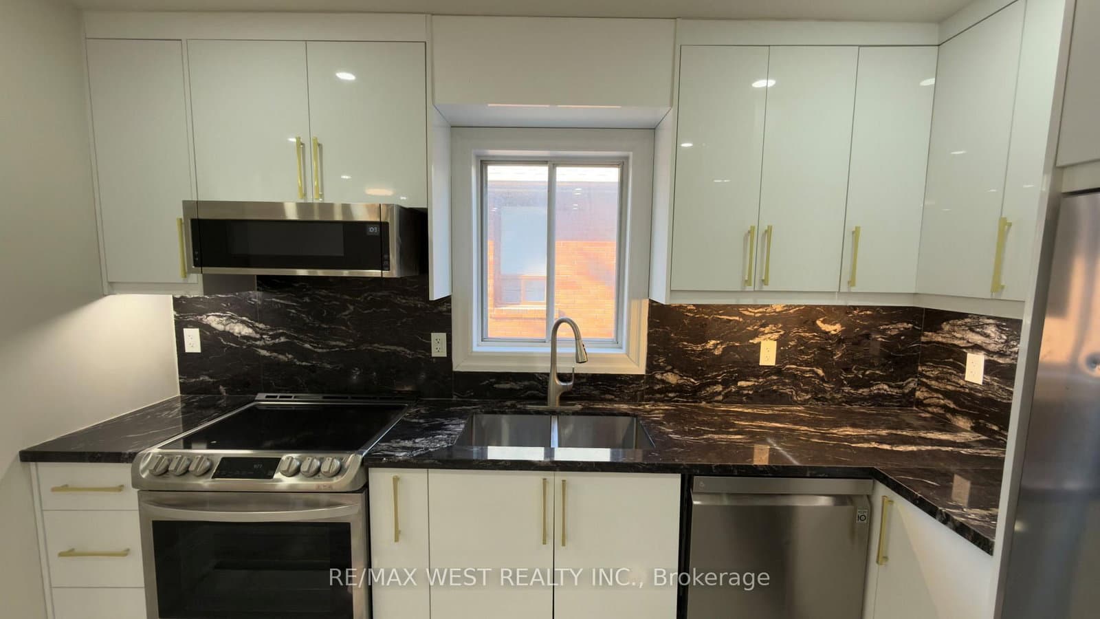 25 SIXTEENTH ST in Toronto - Property View