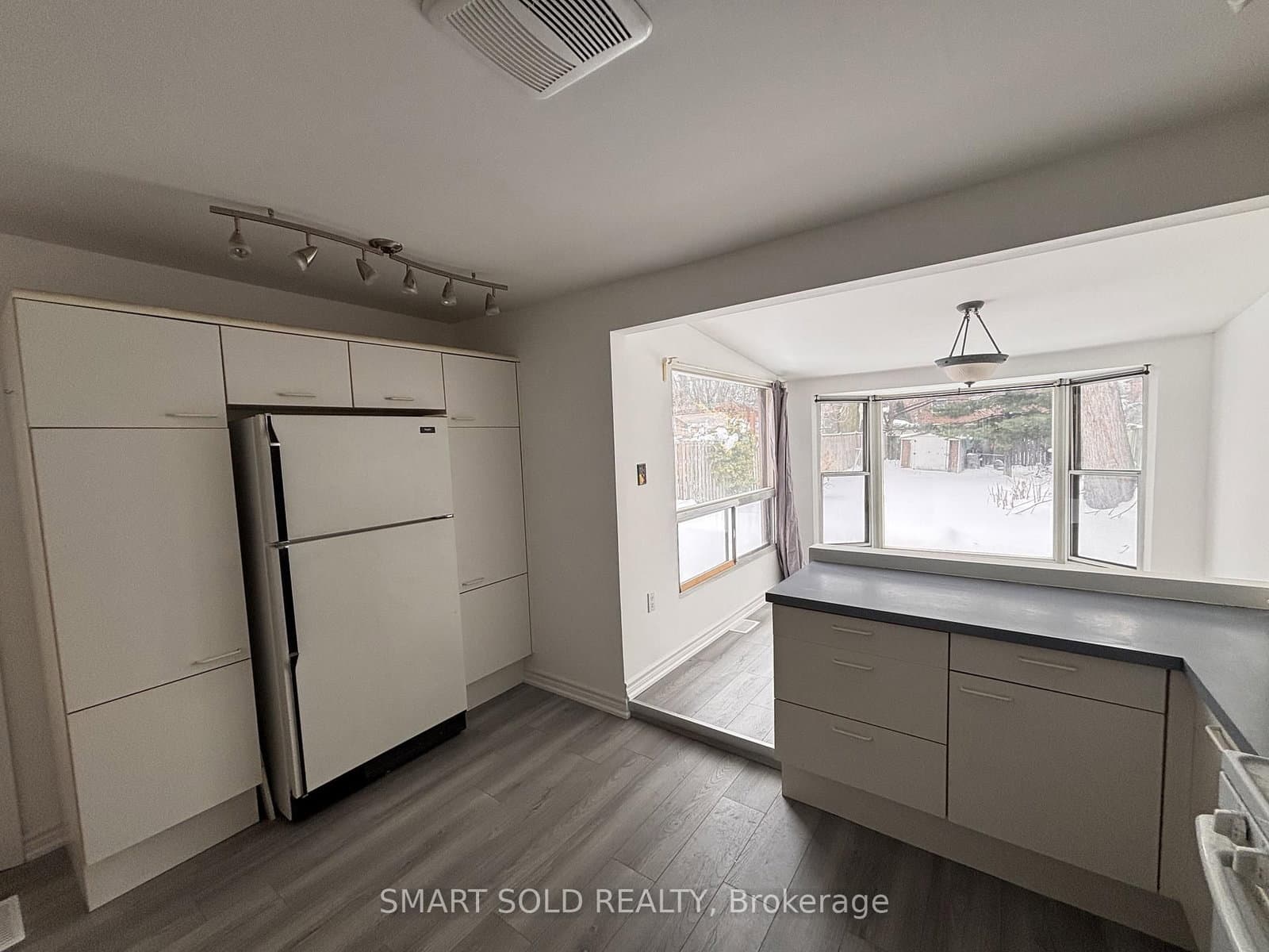 5 WINFIELD AVE in Toronto - Property View