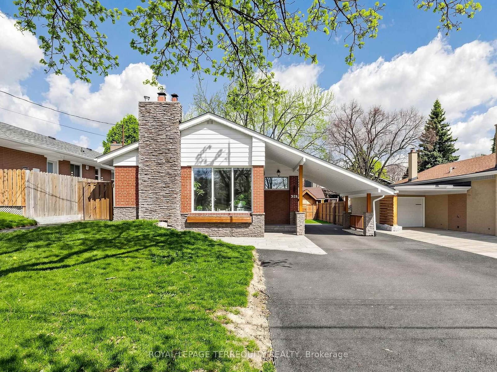 14 HEDGES BLVD in Toronto - Property View