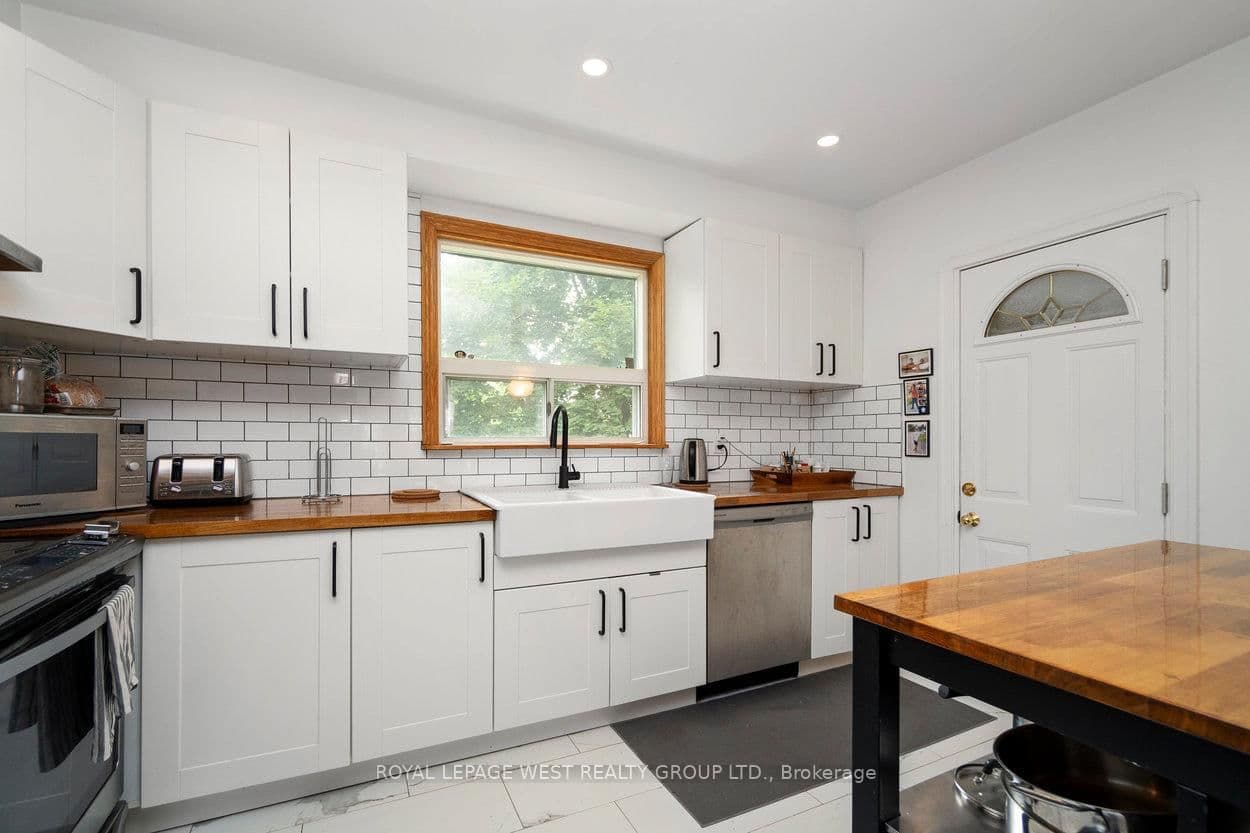 22 BEAUCOURT RD in Toronto - Property View