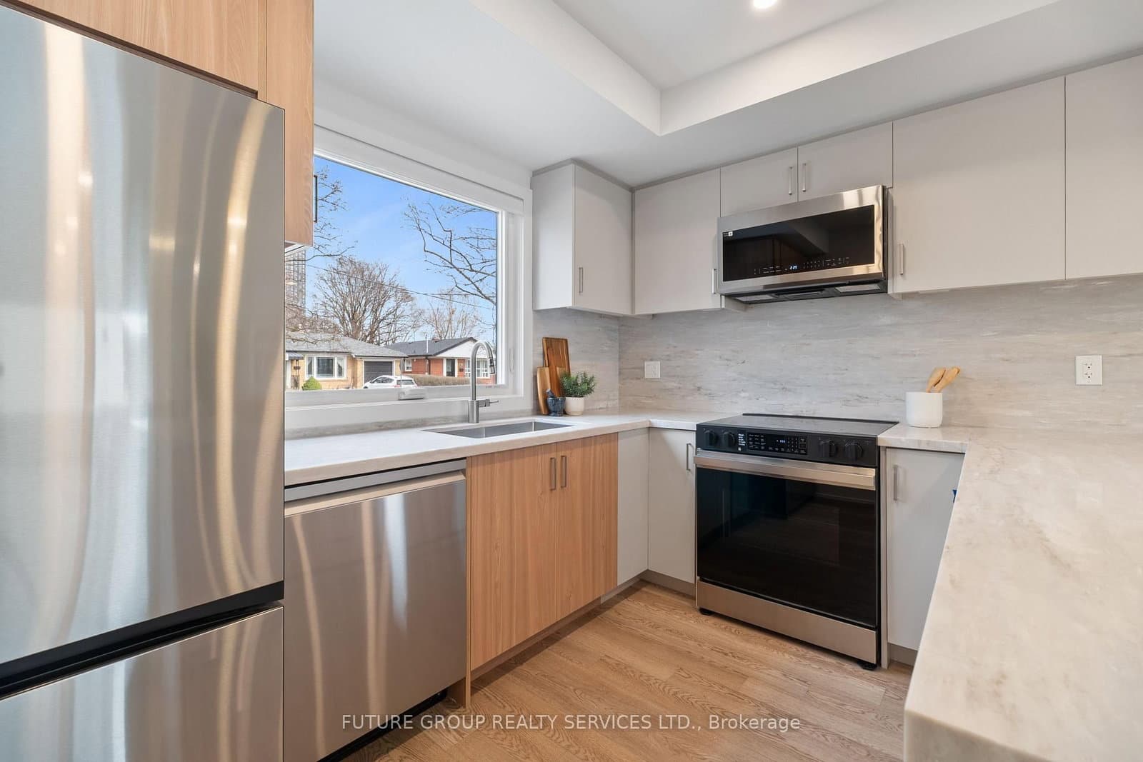 34 POPLAR AVE in Toronto - Property View