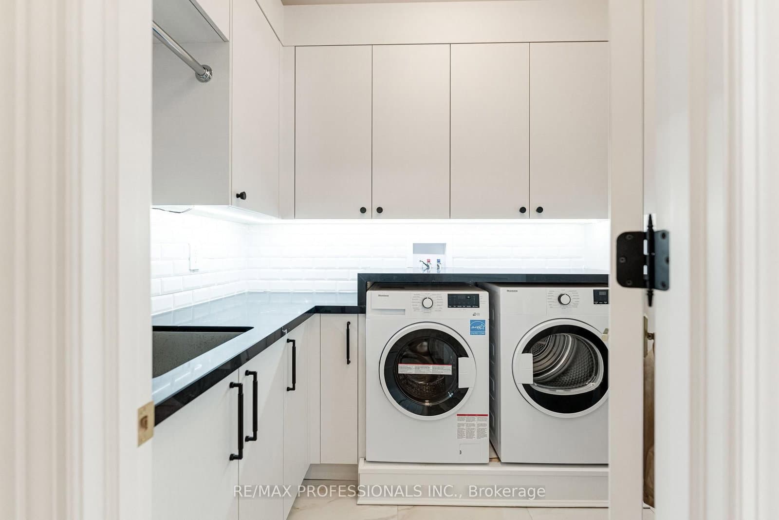 161 THE KINGSWAY in Toronto - Property View