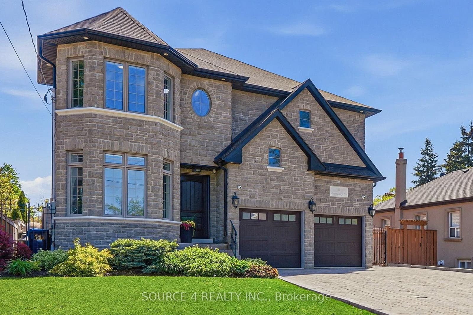 39 AMESBURY DR in Toronto