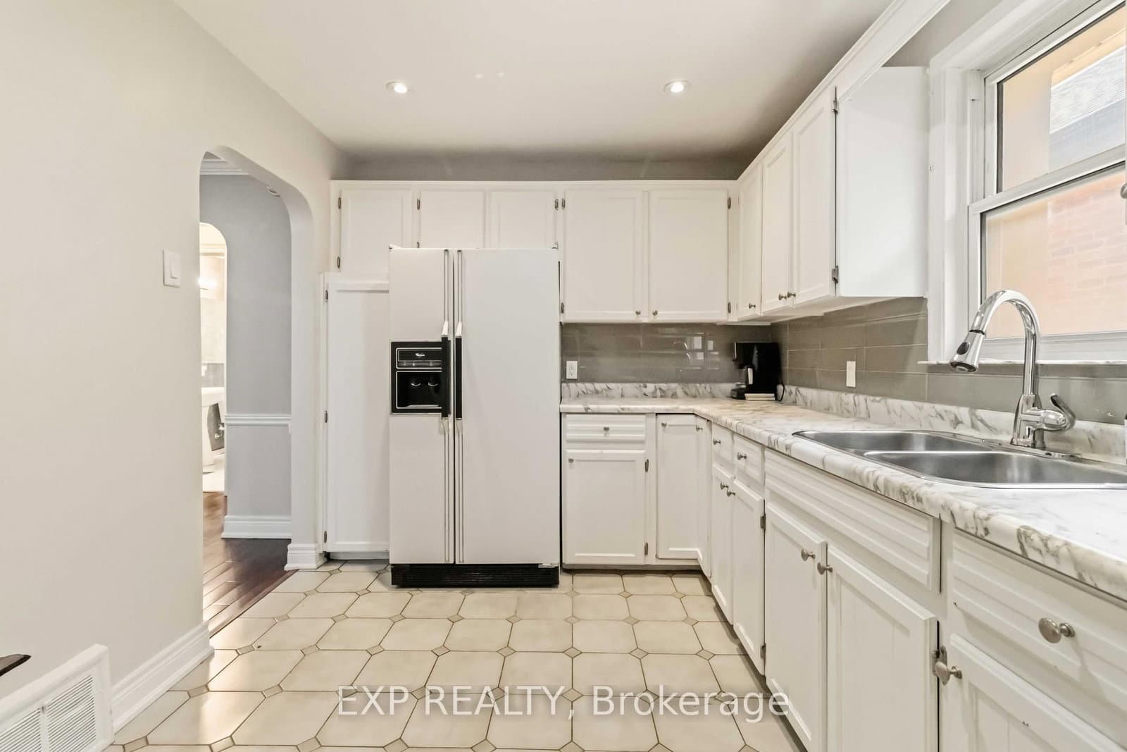 133 CORNELIUS PKY in Toronto - Property View