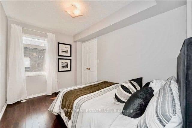 50 TURNTABLE CRES in Toronto