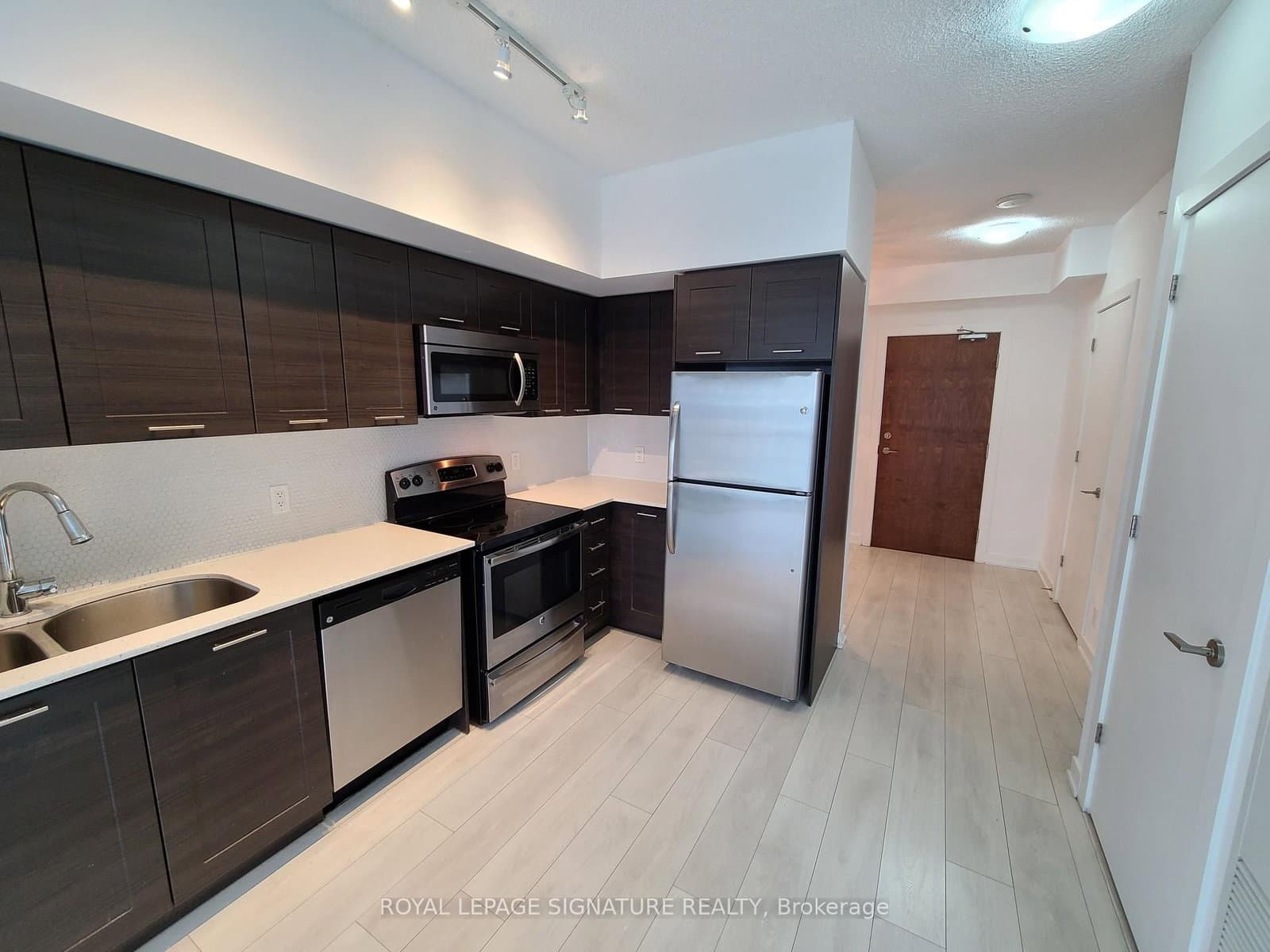 2220 W LAKE SHORE BLVD in Toronto - Property View
