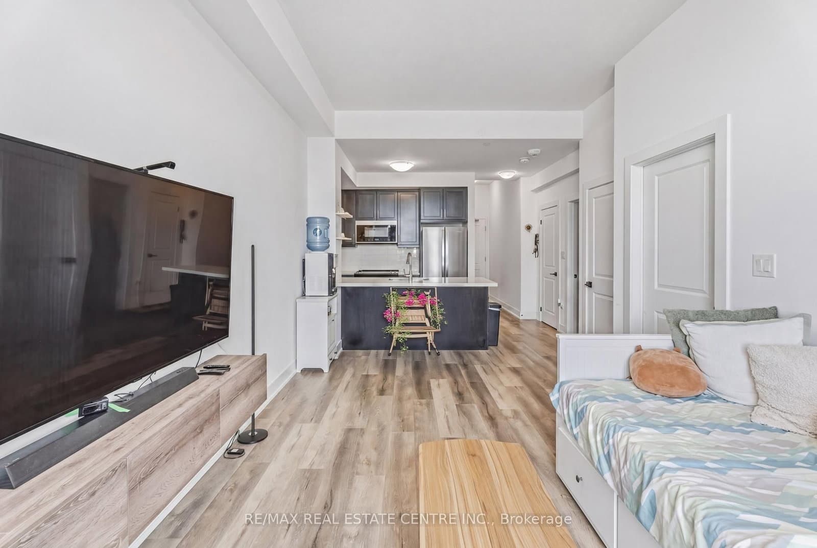470 DUNDAS ST in Hamilton