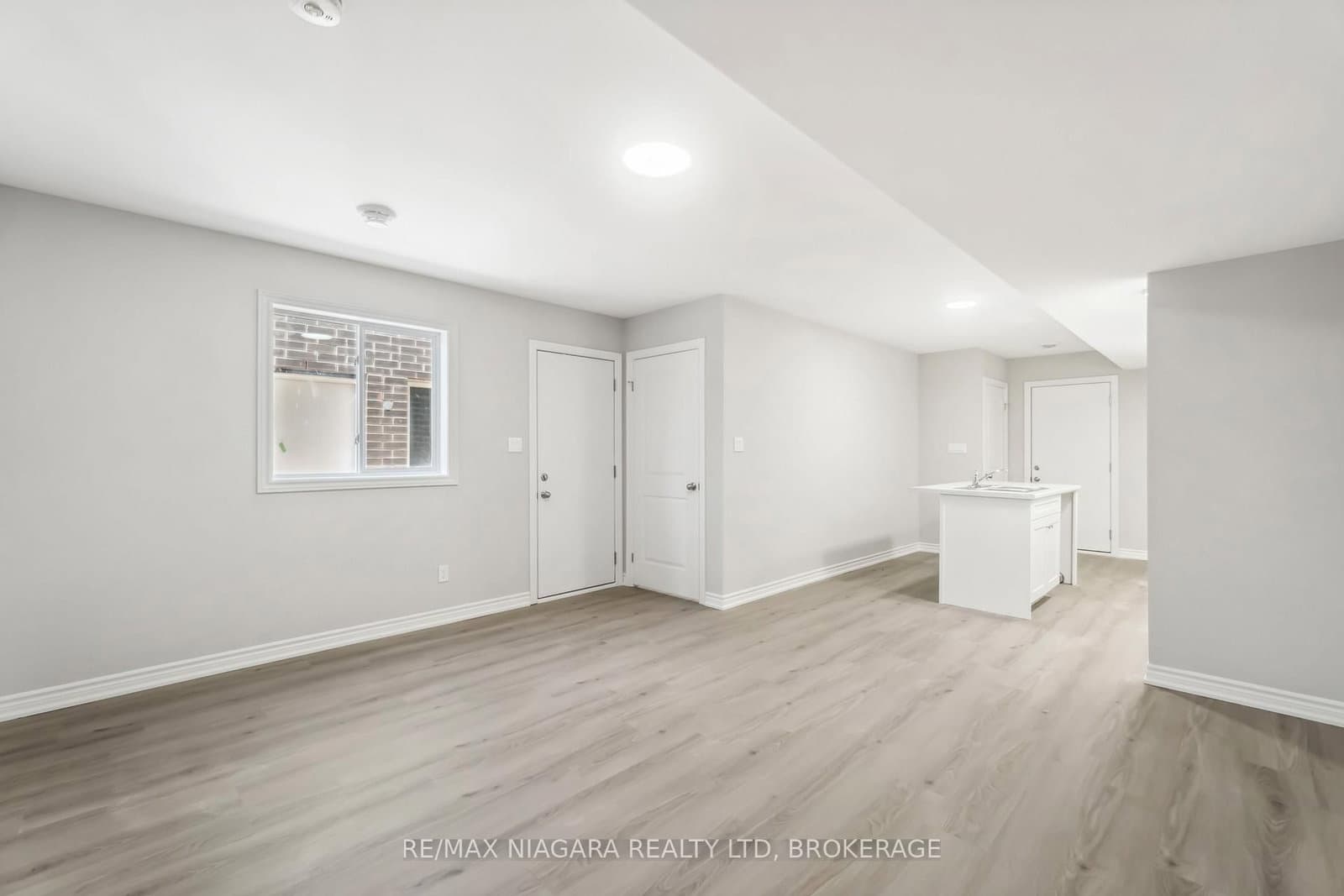 31 SUPERIOR ST in Welland - Property View