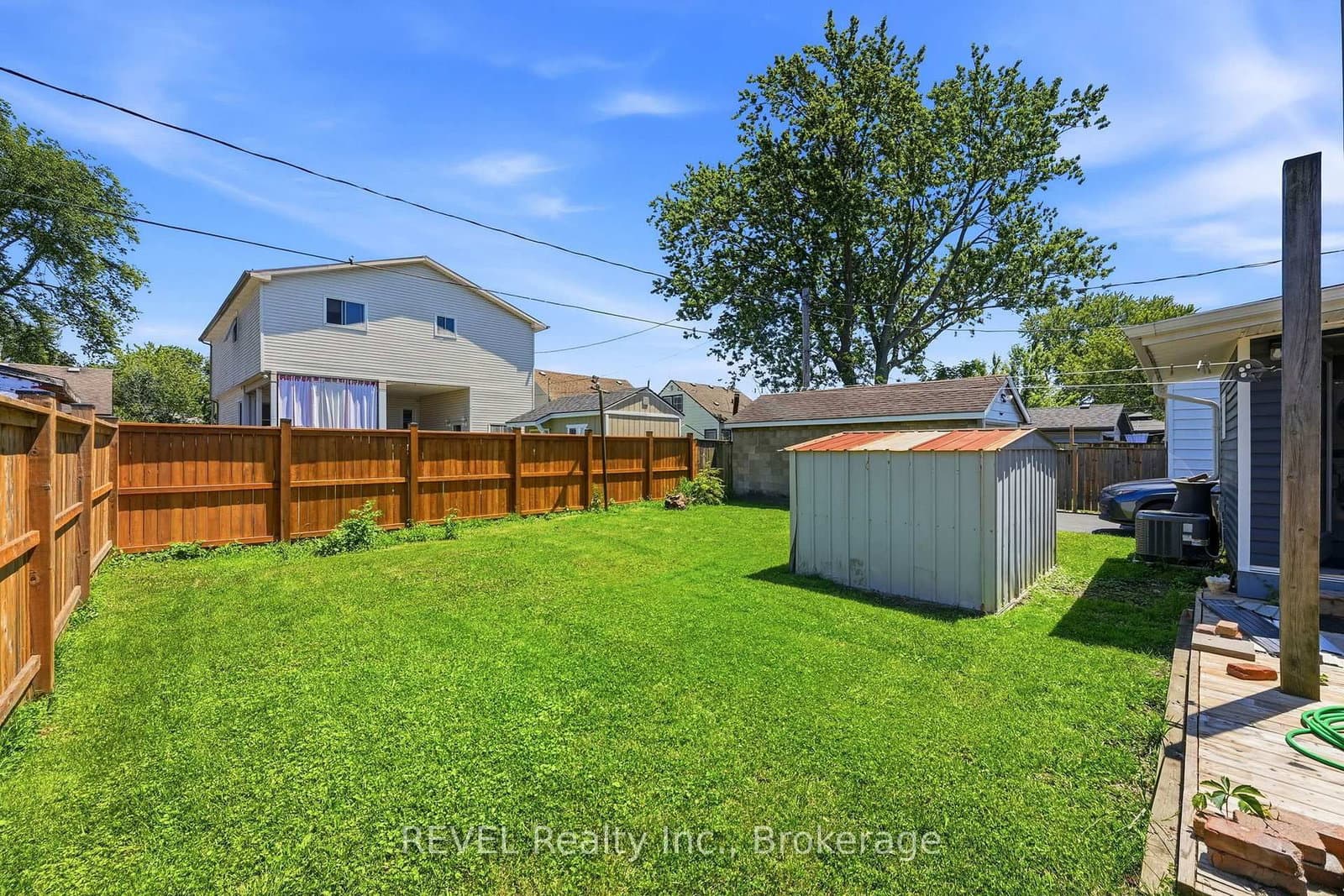 9 MCNAUGHTON RD in Welland - Property View