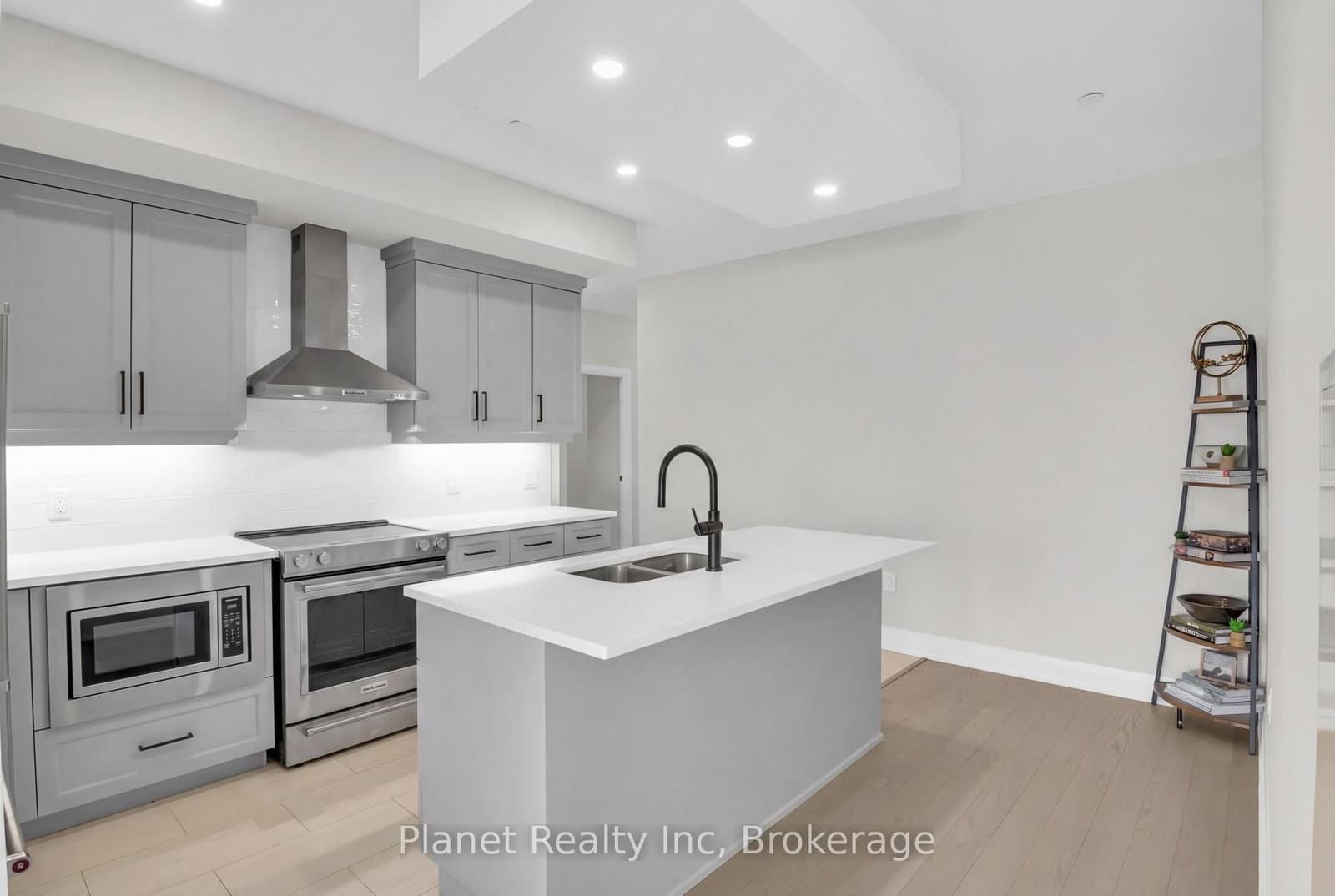 71 S WYNDHAM ST in Guelph - Property View