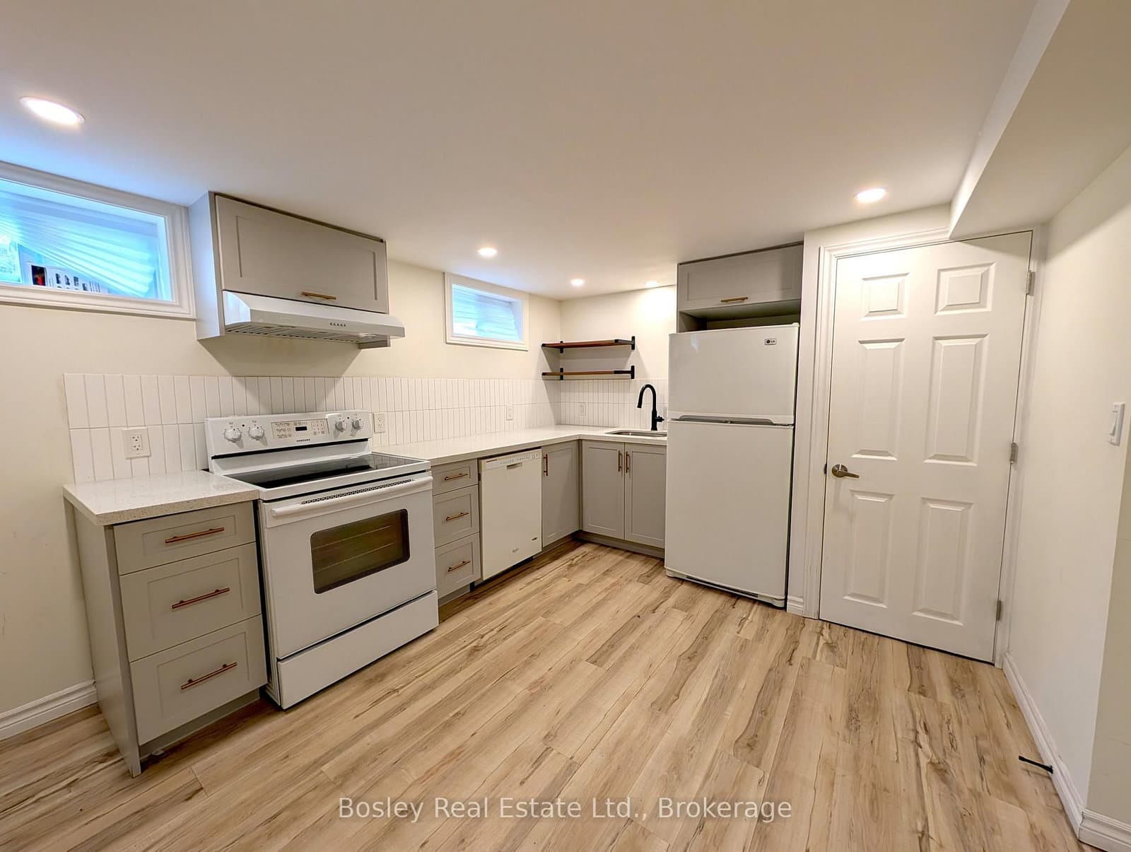 102 KENSINGTON ST in Guelph - Property View