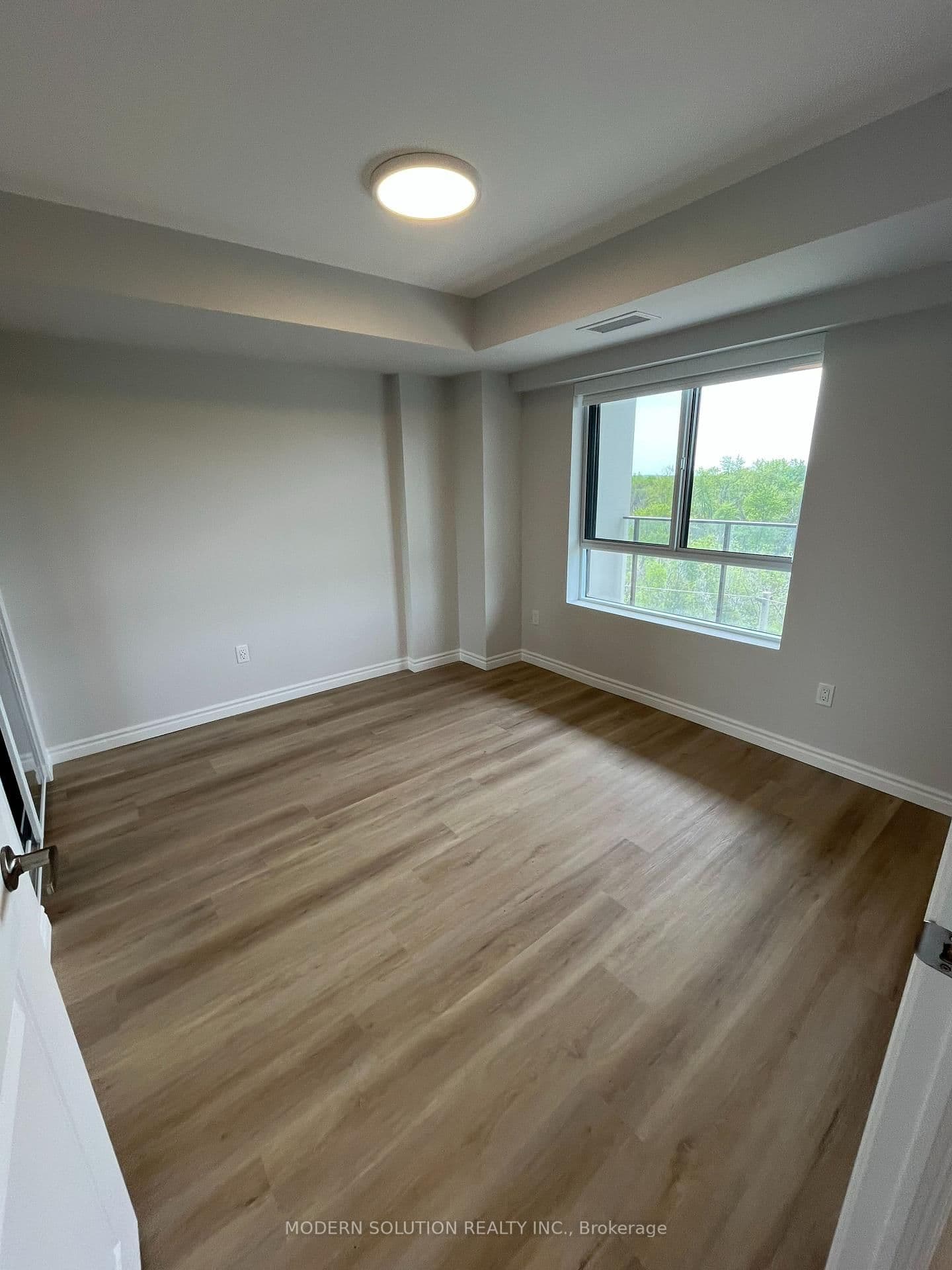 425 N WATSON PKY in Guelph - Property View