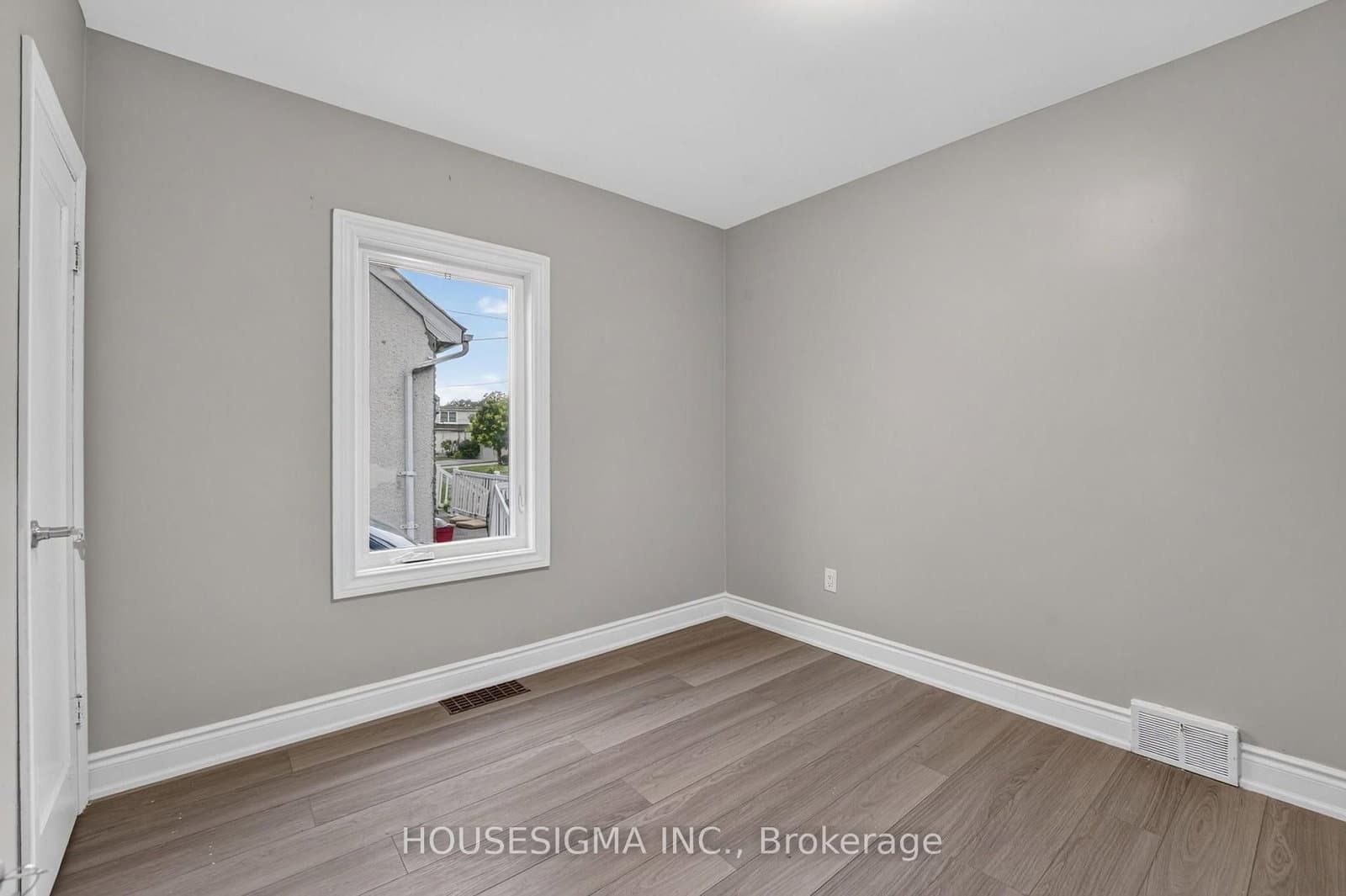342 CARLTON ST in St. Catharines - Property View