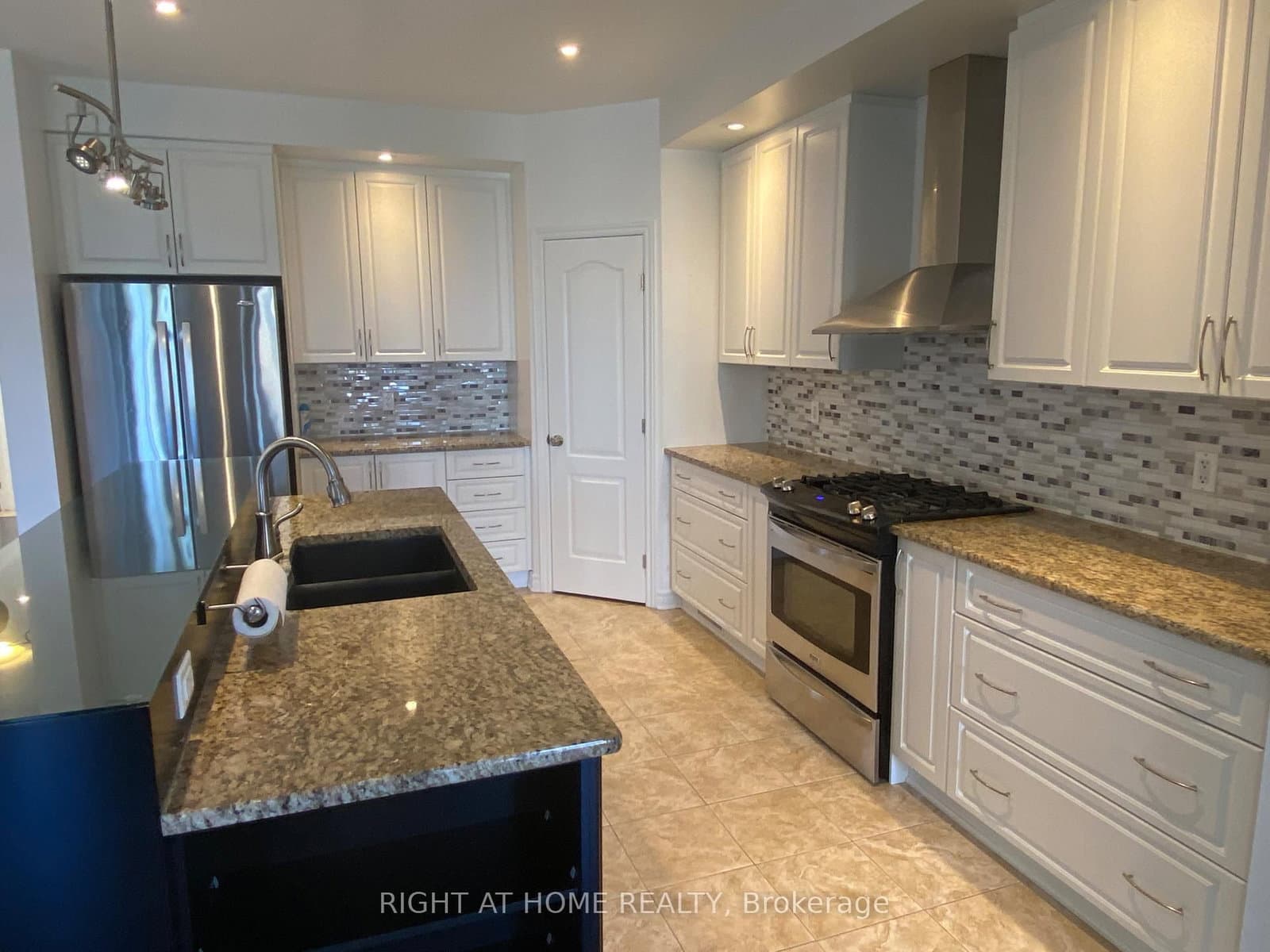 1201 ALSON MILLS WAY in Ottawa - Property View