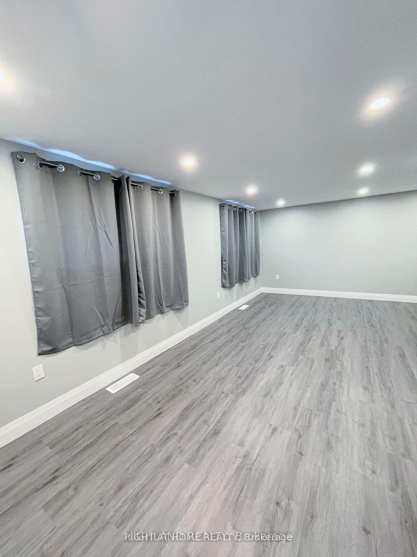 12 CROYDON DR in St. Catharines - Property View
