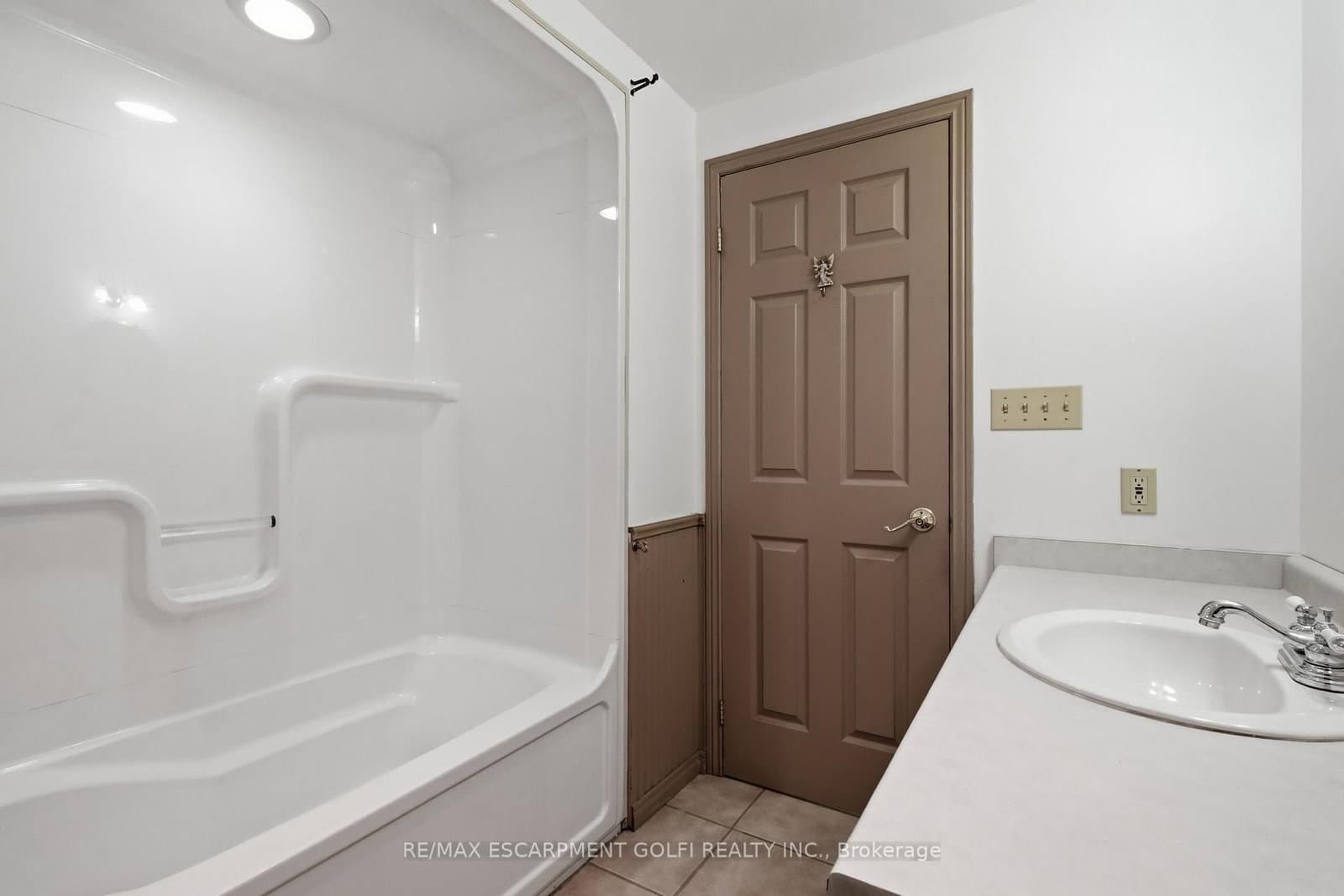 603 BUNTING RD in St. Catharines - Property View