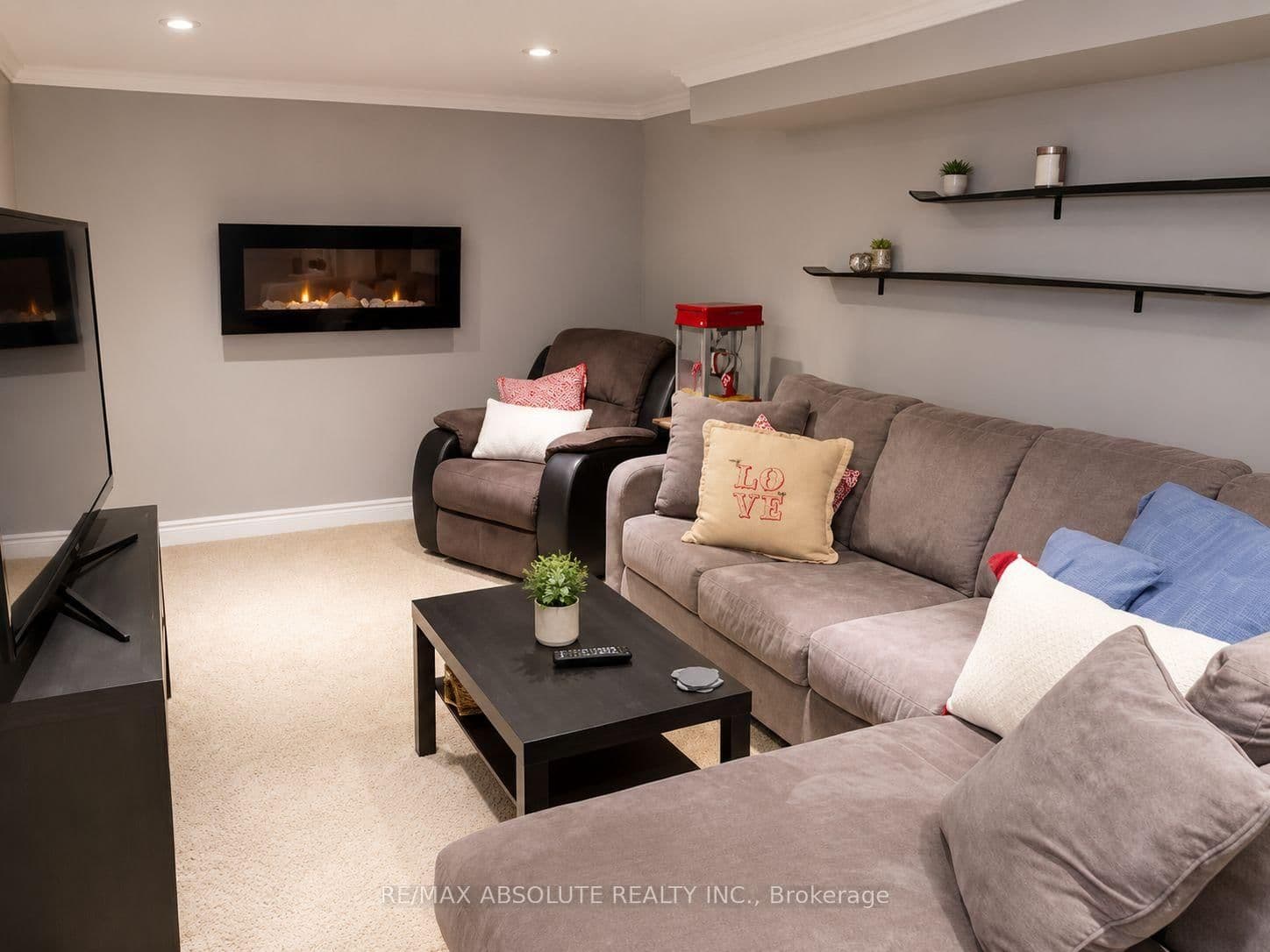 1 ARUNDEL AVE in Ottawa - Property View