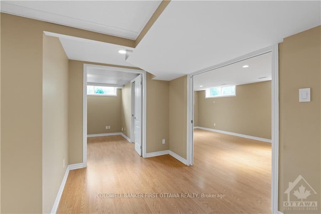 12 OAKWOOD AVE in Ottawa - Property View