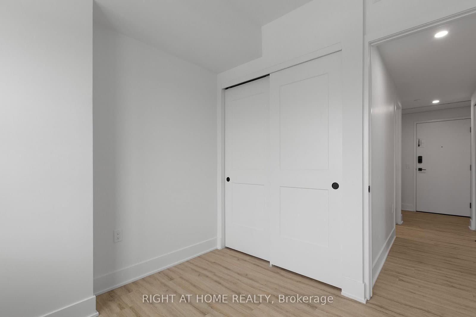377 WINONA AVE in Ottawa - Property View