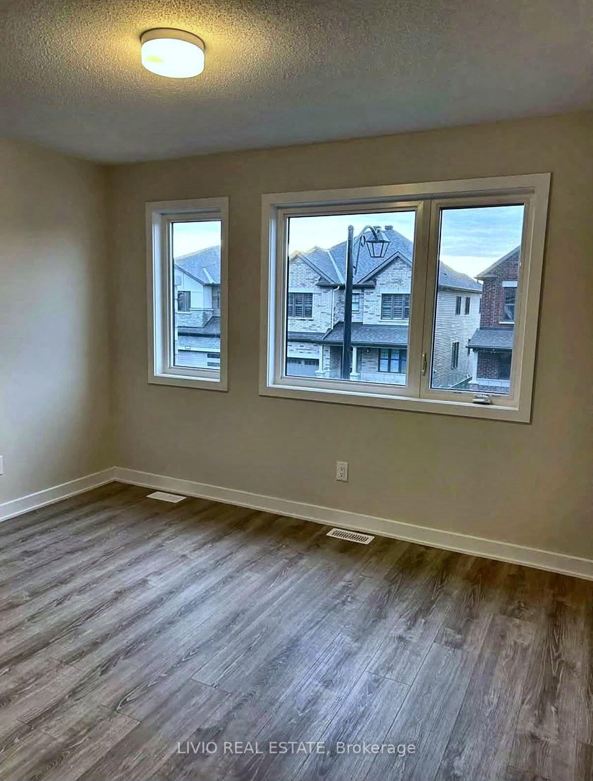 1007 SHOWMAN ST in Ottawa - Property View