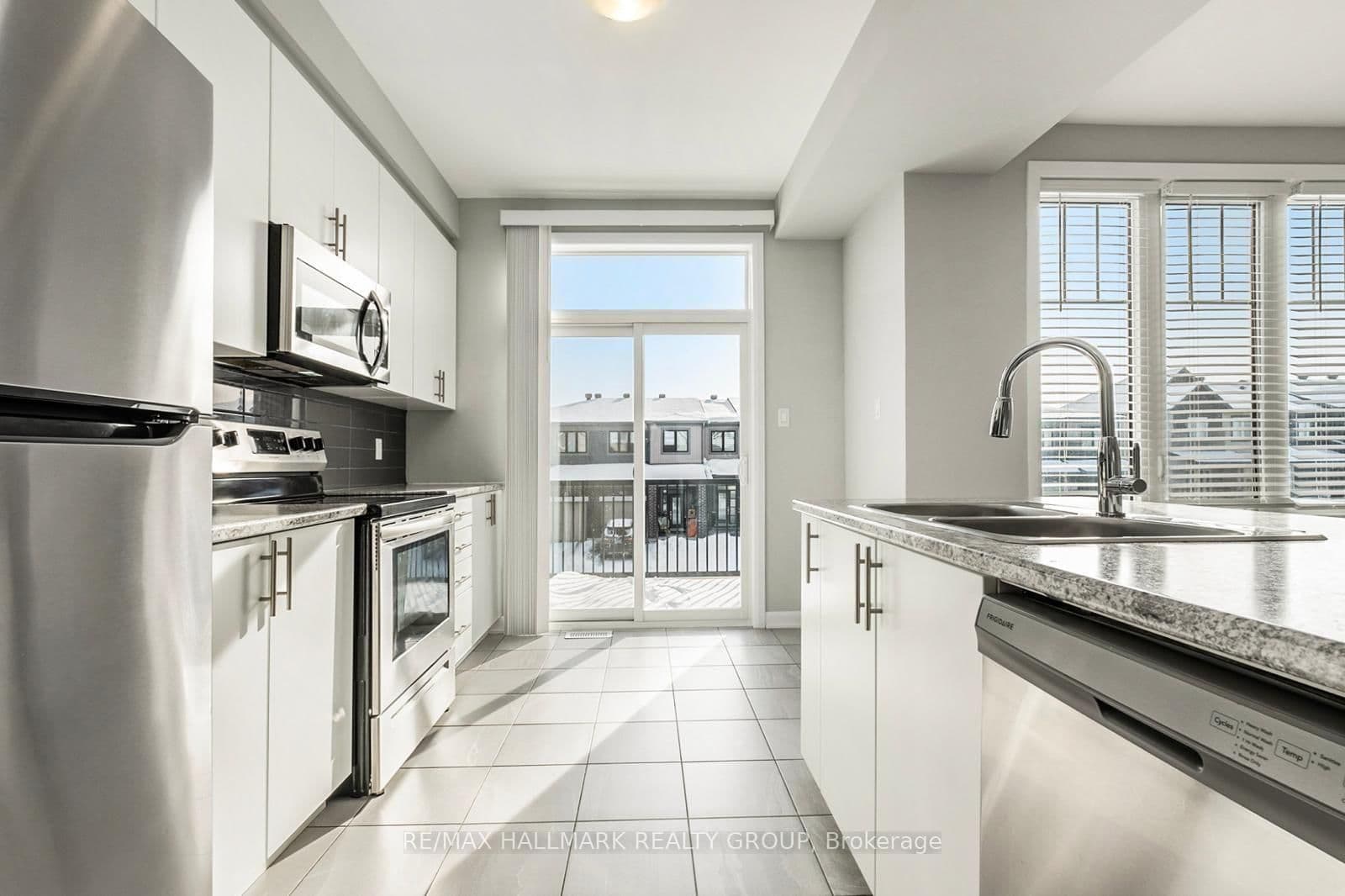 48 TEELIN CIR in Ottawa - Property View