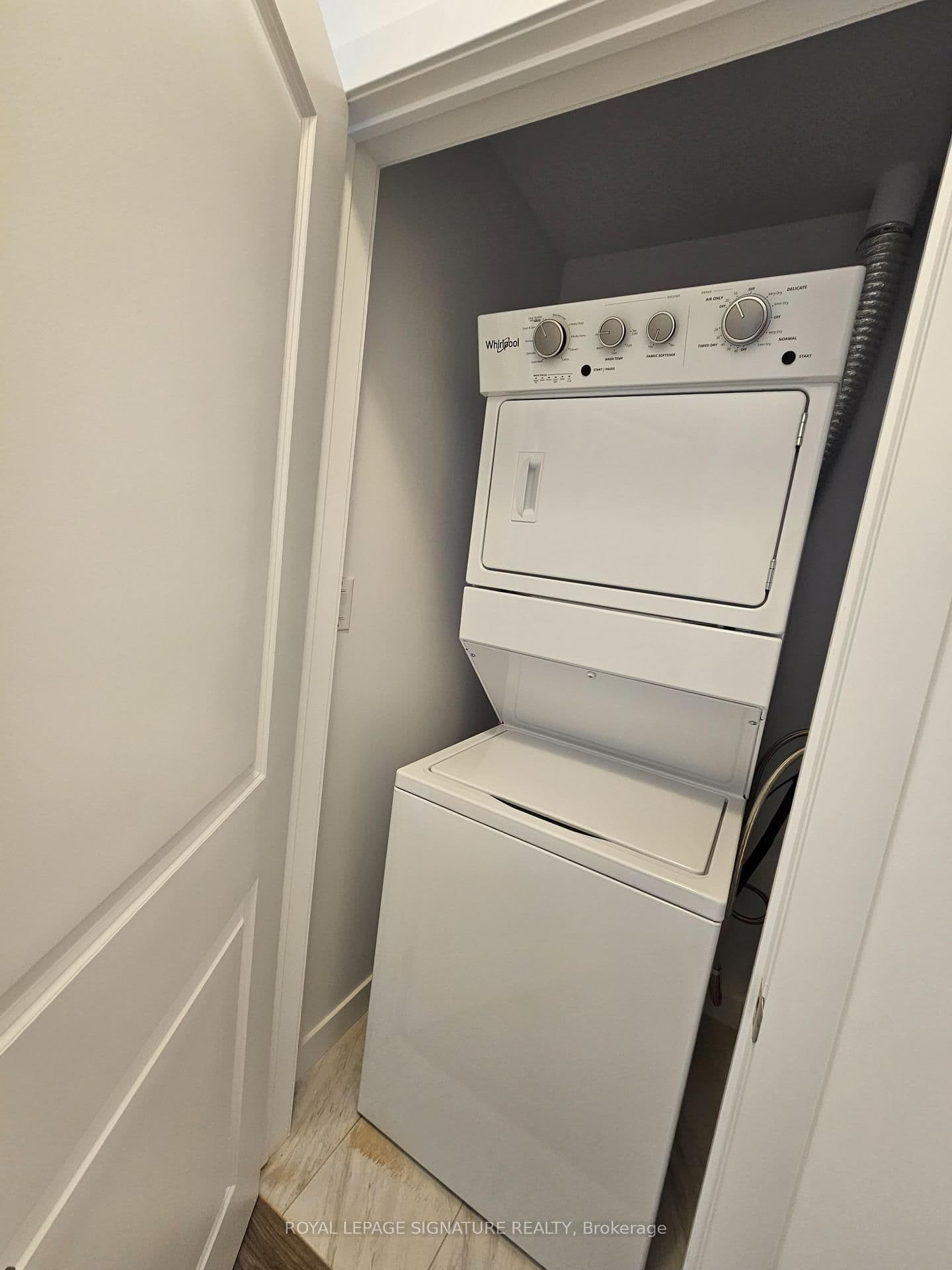 460 E DUNDAS ST in Hamilton - Property View