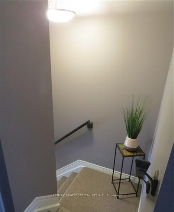 101 ROSELAWN CRES in Welland