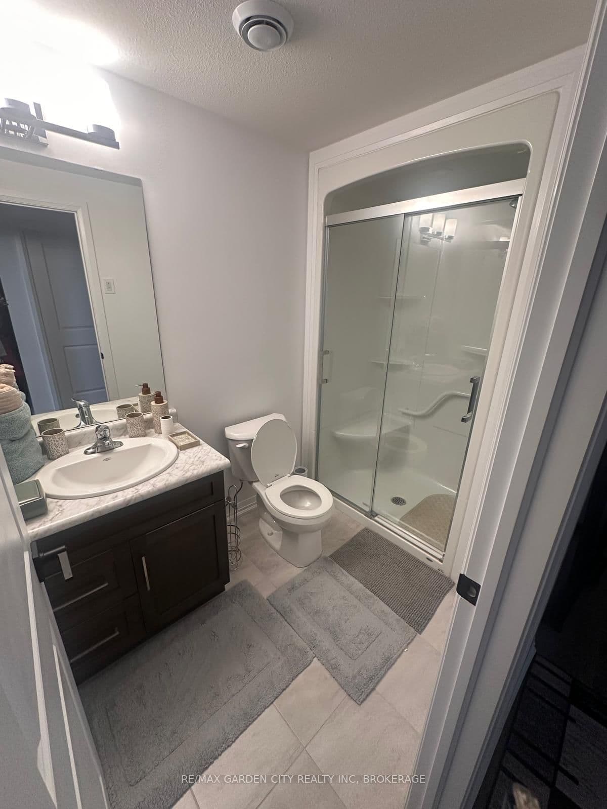 30 W CREEK CRT in Welland