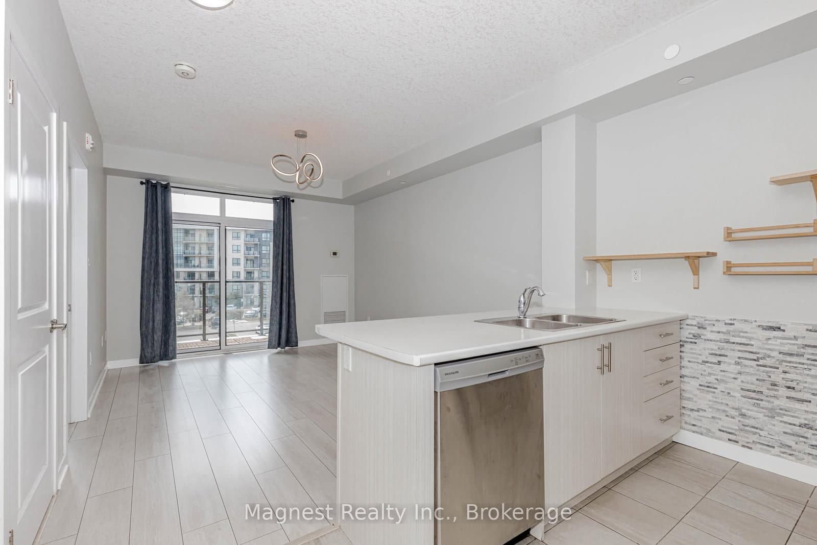 101 SHOREVIEW PL in Hamilton - Property View