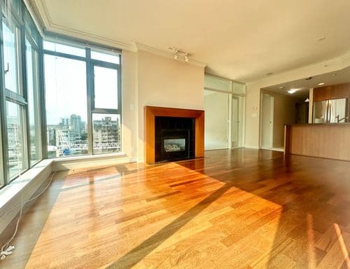 1680 BAYSHORE DR in Vancouver