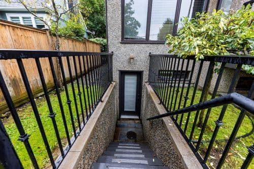 2495 W 33RD AVE in Vancouver