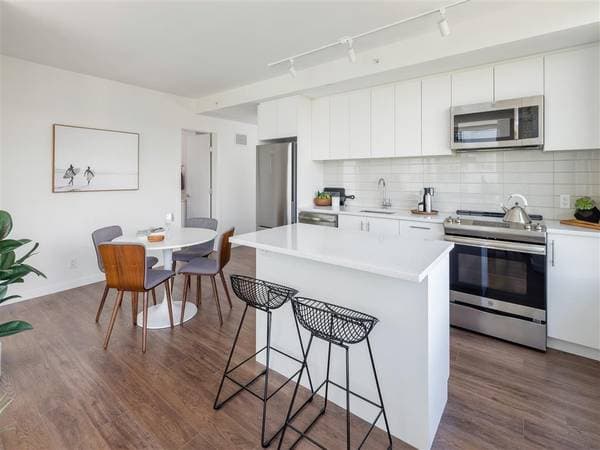 155 E 15TH ST in North Vancouver
