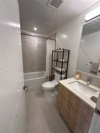 245 BEWICKE AVE in North Vancouver