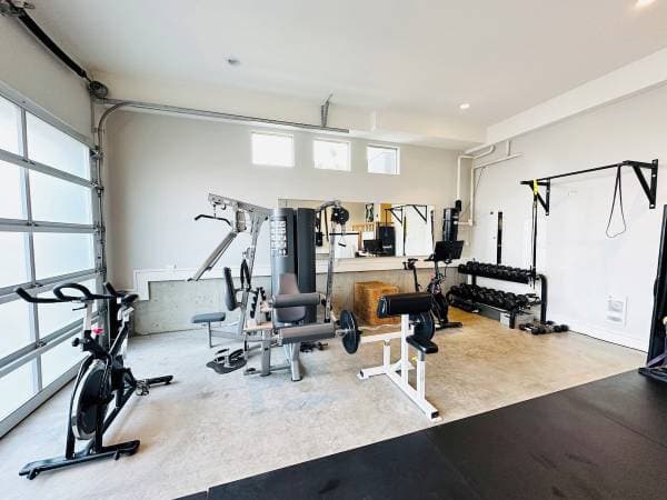 3923 CADBORO BAY RD in Saanich - Property View