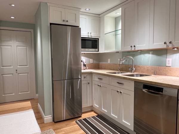 1311 BEACH AVE in Vancouver