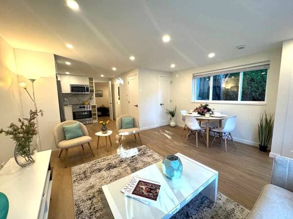 3420 DELBROOK AVE in North Vancouver - Property View